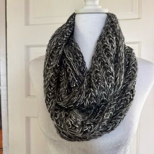 Minicci Charcoal & Silver Knit Infinity Scarf – Soft & Cozy